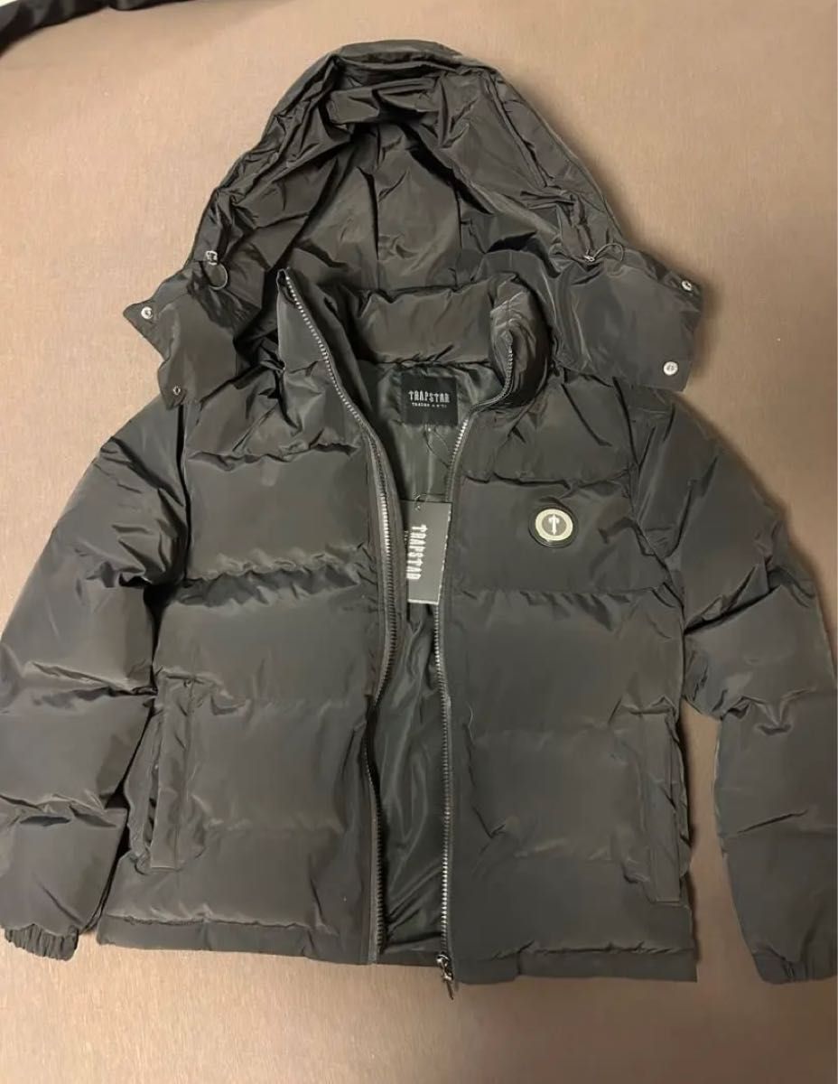 新品・未使用】証明書付き Trapstar ダウンジャケット メンズ