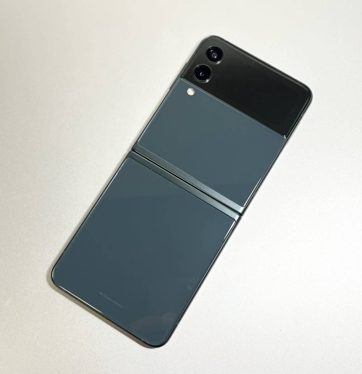 美品】Samsung Galaxy Z Flip 3 128gb|SIMフリー|グリーン|動作確認