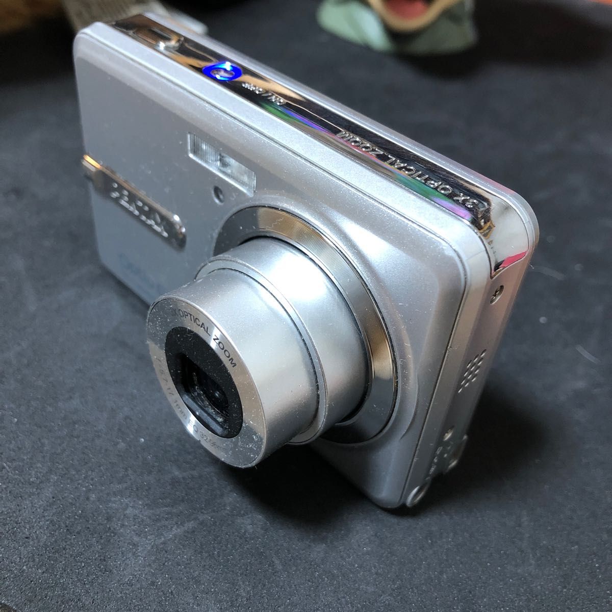 PENTAX Optio E85 ペンタックス 1200万画素 バッテリー3個 充電 PENTAX Optio E85 ペンタックス 1200万画素 バッテリー3個 充電