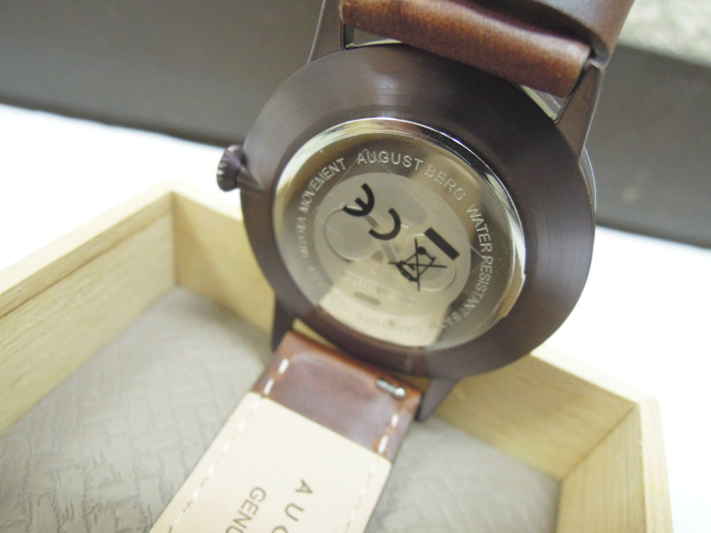 2119) 未使用 AUGUST BERG オーガストバーグ クォーツ ブラウン系 革ベルト 腕時計 10240C07の画像3