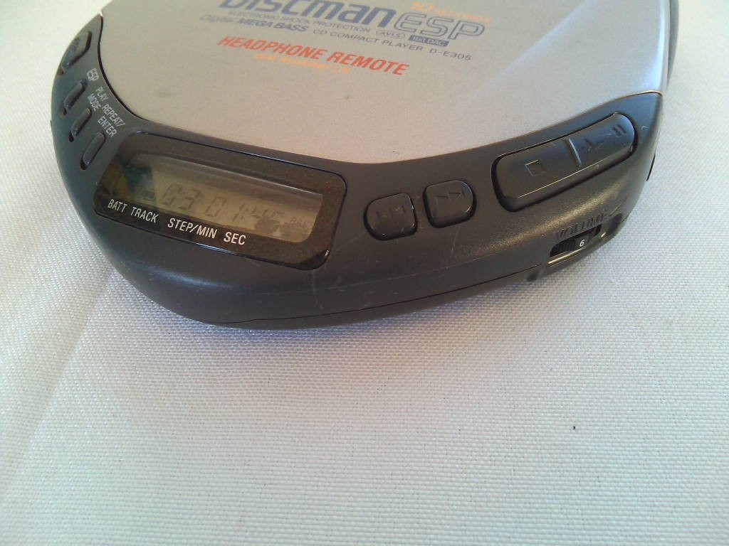 SONY портативный CD плейер D-E305 Discman ESP * исправно работающий товар 