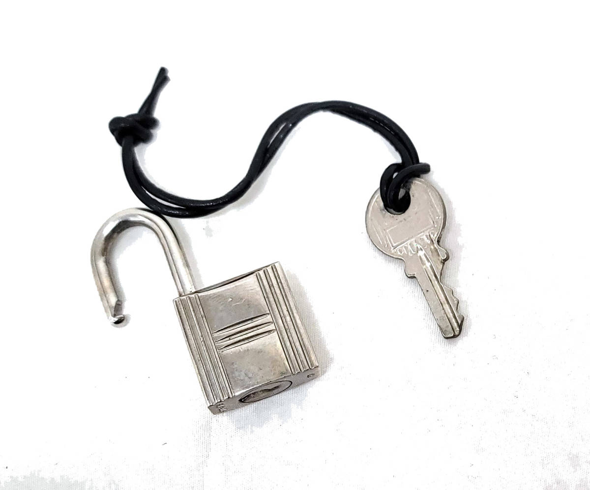 ヤフオク! - 【エルメス HERMES】カデナ 鍵 101番 シルバー