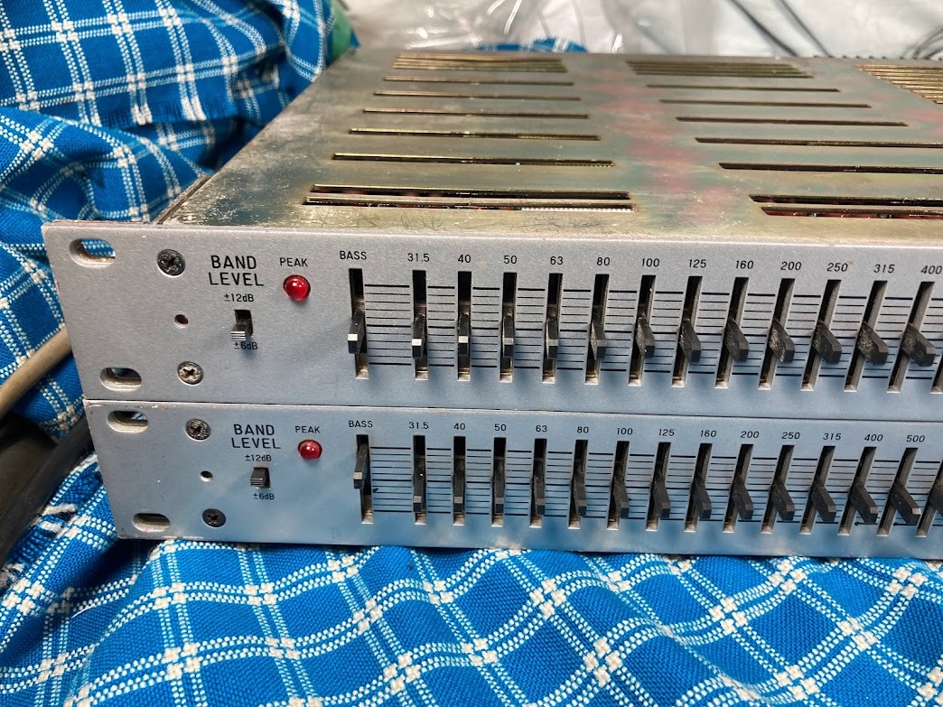 HIFAX graphic equalizer monaural 2 pcs SFE 301 working properly goods [3 months guarantee ]230114-1E