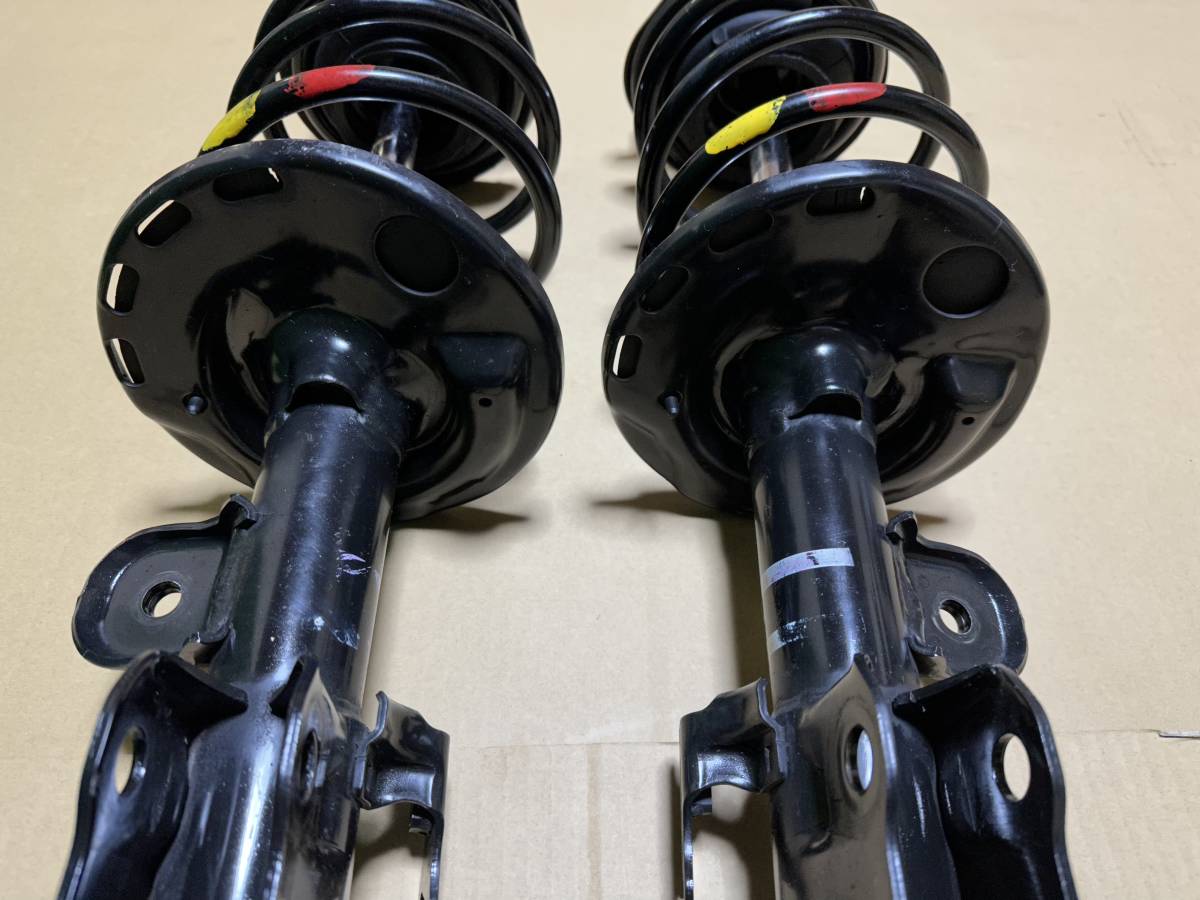 待望 トヨタ プリウス ZVW30 アゲサス 純正サスペンションセット 一台