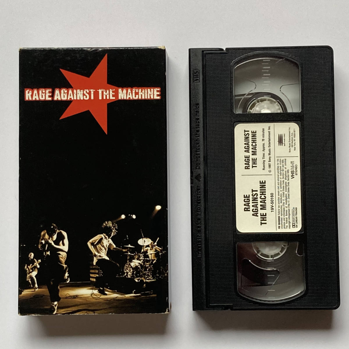 【RAGE AGAINST THE MACHINE*レイジ・アゲインスト・ザ・マシーン*VHSテープ*LIVE IN CONCERT VIDEO CLIPS*70分】_画像3