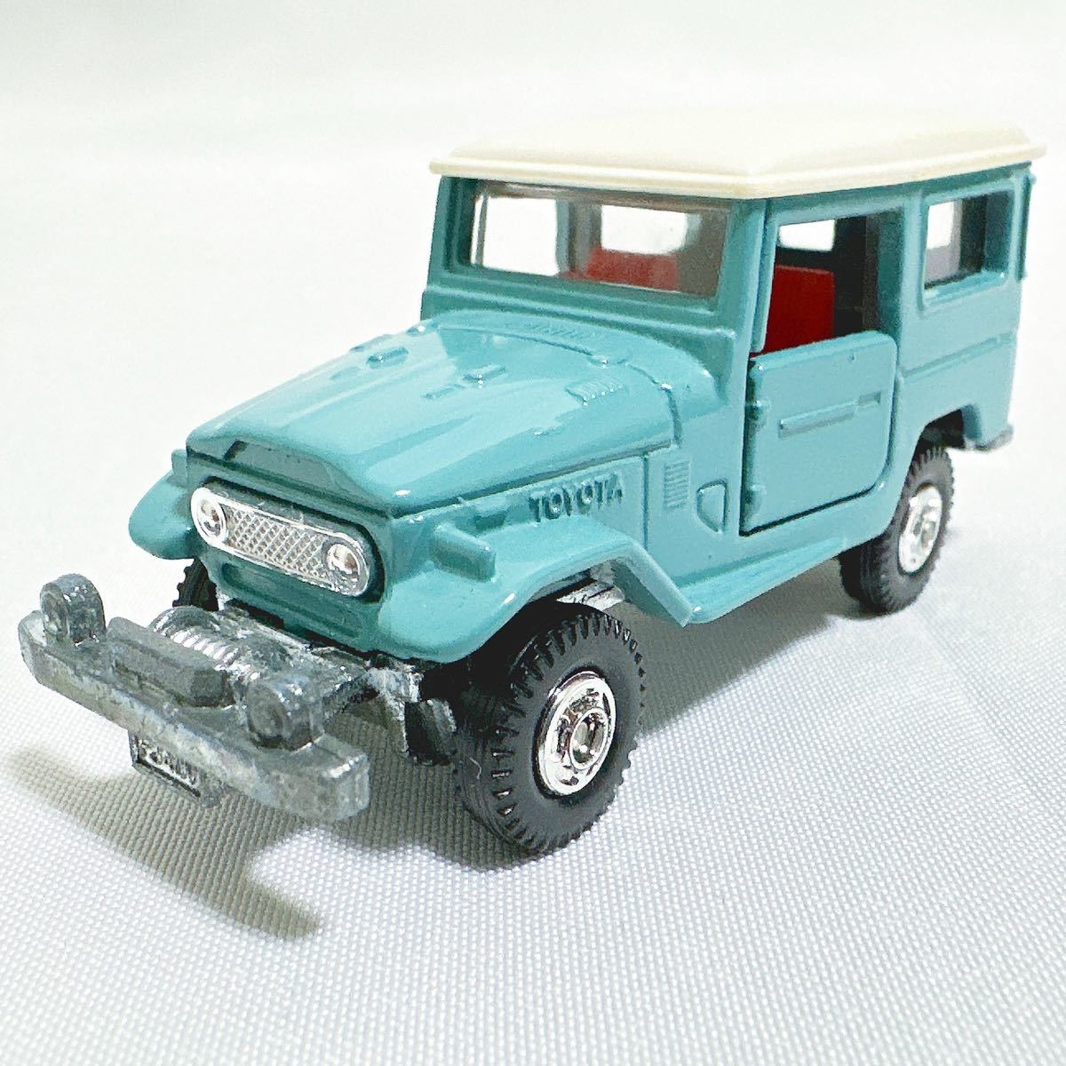 激レア tomica トミカ 黒箱 No.2 TOYOTA LAND CRUISER 1/60 トヨタ ランドクルーザー 水色 旧ホイール? 日本製 美品 絶版 ミニカーの画像3