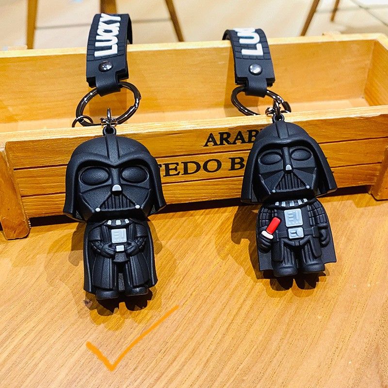 キーホルダー バッグチャーム 新品 スターウォーズ ダースベイダー フィギュア 黒 ブラック ラッキー ストラップ付き メンズ キーホルダー バッグチャーム 新品 スターウォーズ ダースベイダー フィギュア 黒 ブラック ラッキー ストラップ付き メンズ
