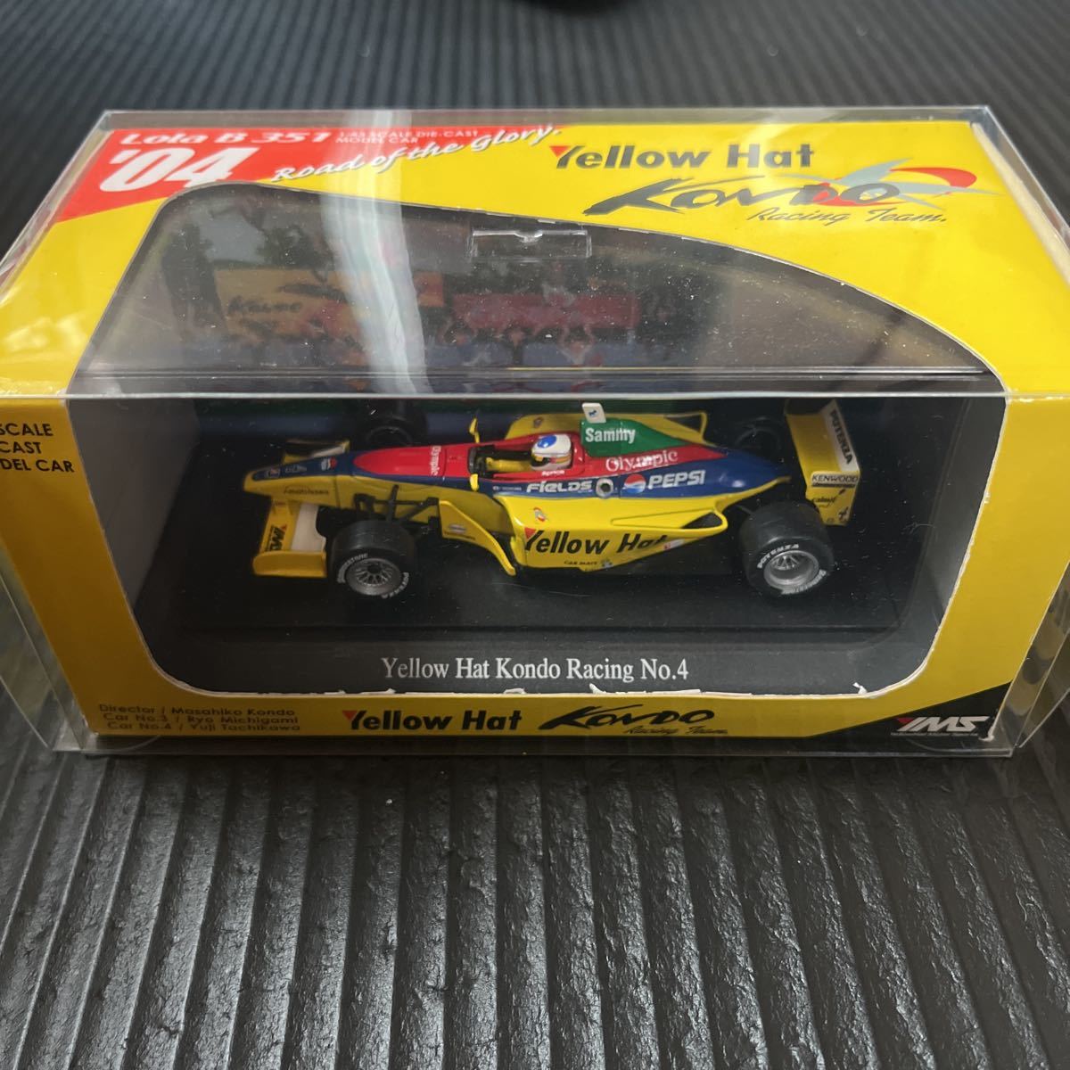 エブロ　フォーミュラニッポン　2004 Yellow Hat Kondo Racing Team No.4_画像1