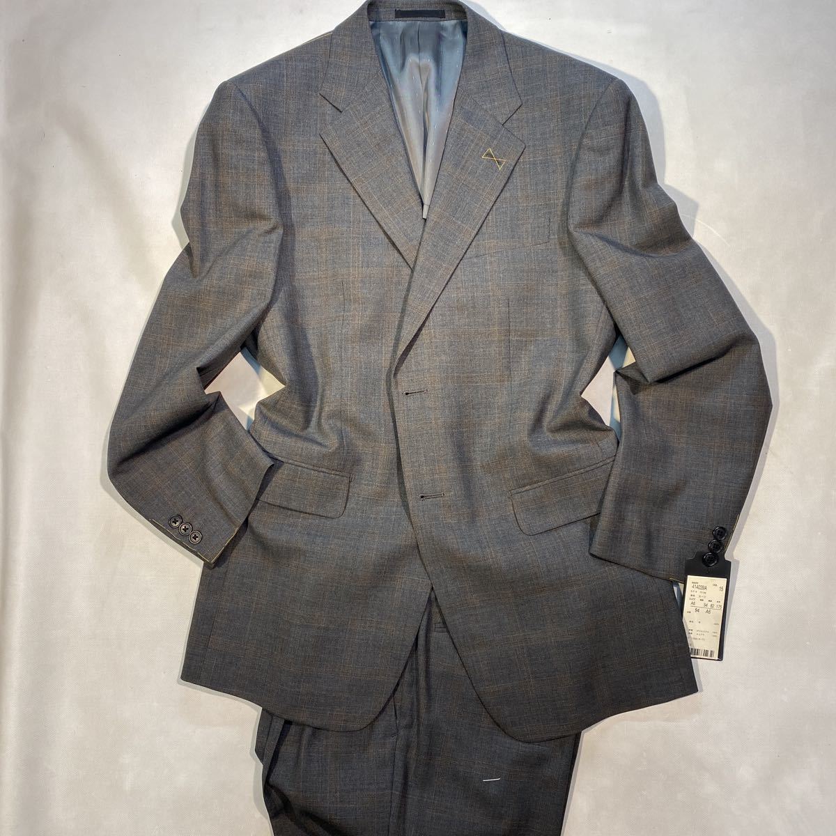 新品タグ付き高級Ermenegildo zegna HeritageビックサイズA6 ２つボタンスーツセットアップ　グレー系ガンメタチェック柄本台場_画像1