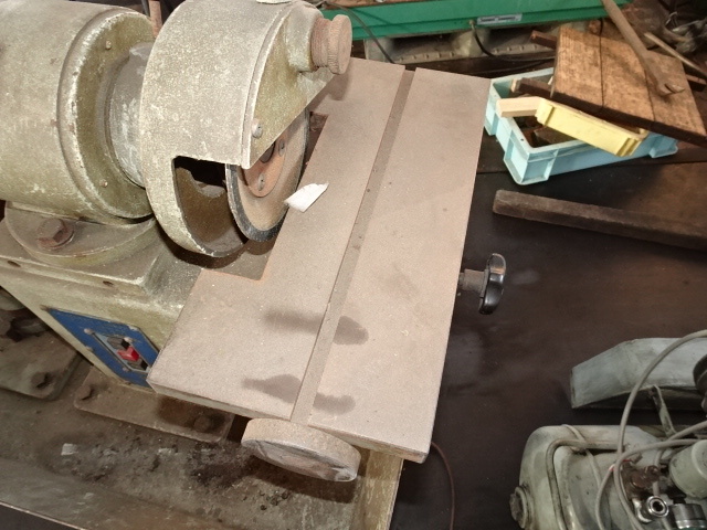 工具研削盤>バイト研磨機>Kofu Meidennsha 工具研削盤>バイト研磨機>Kofu Meidennsha