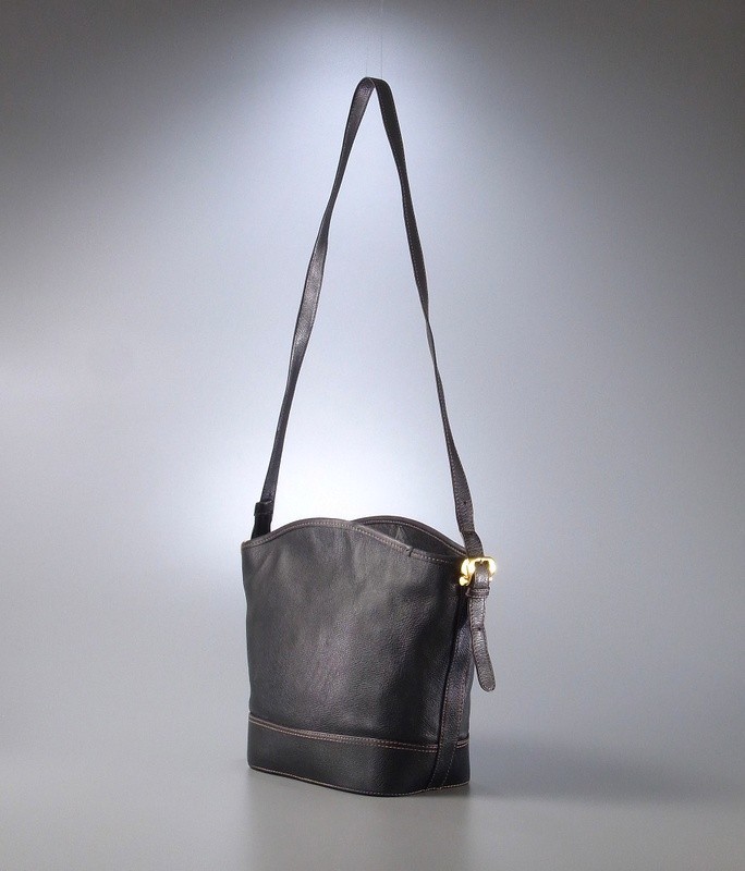 LOEWE ロエベ アナグラムエンボスショルダーバック 安い新品 www.m
