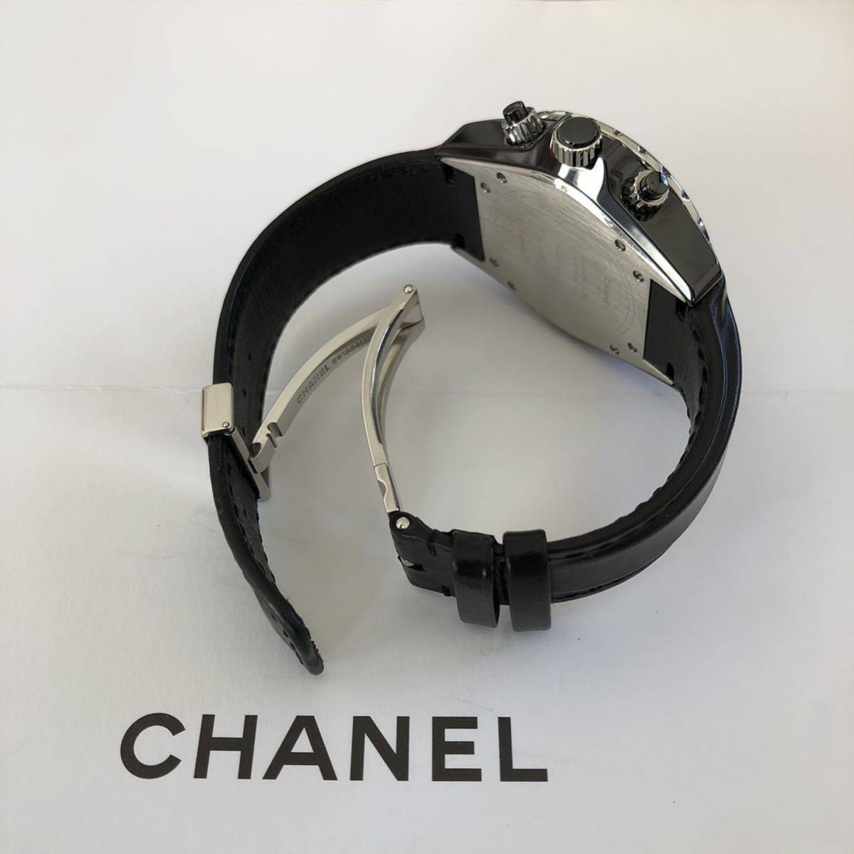 バーゲンで CHANEL クロノグラフ 皮ベルト シンプル 落ち着いた雰囲気