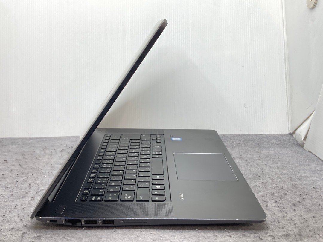 織り柄チェック HP zbook studio g4 i7 7700HQ 16gb ssd512