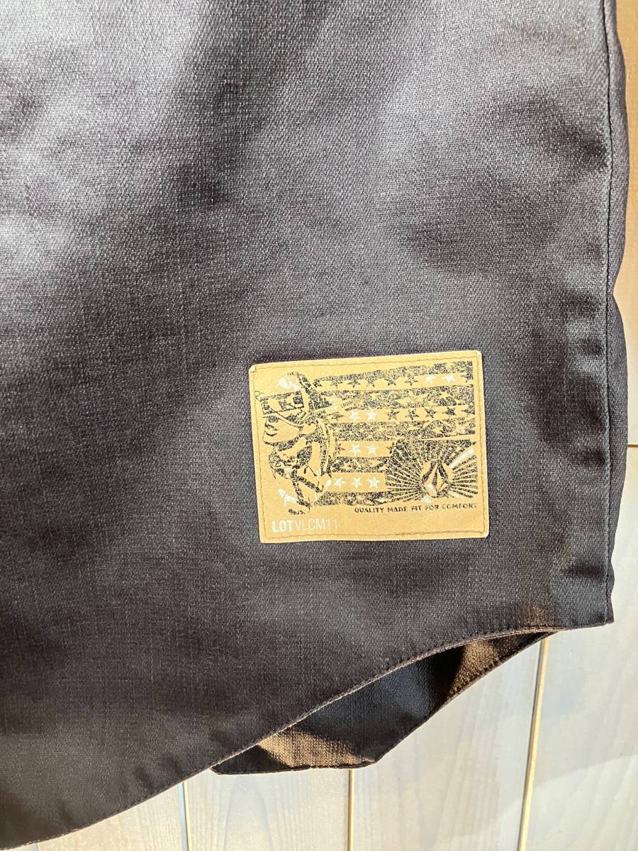 送料込 新品 VOLCOM ボルコム Mサイズ リアルデニム DENIM 茶色 送料込 新品 VOLCOM ボルコム Mサイズ リアルデニム DENIM 茶色