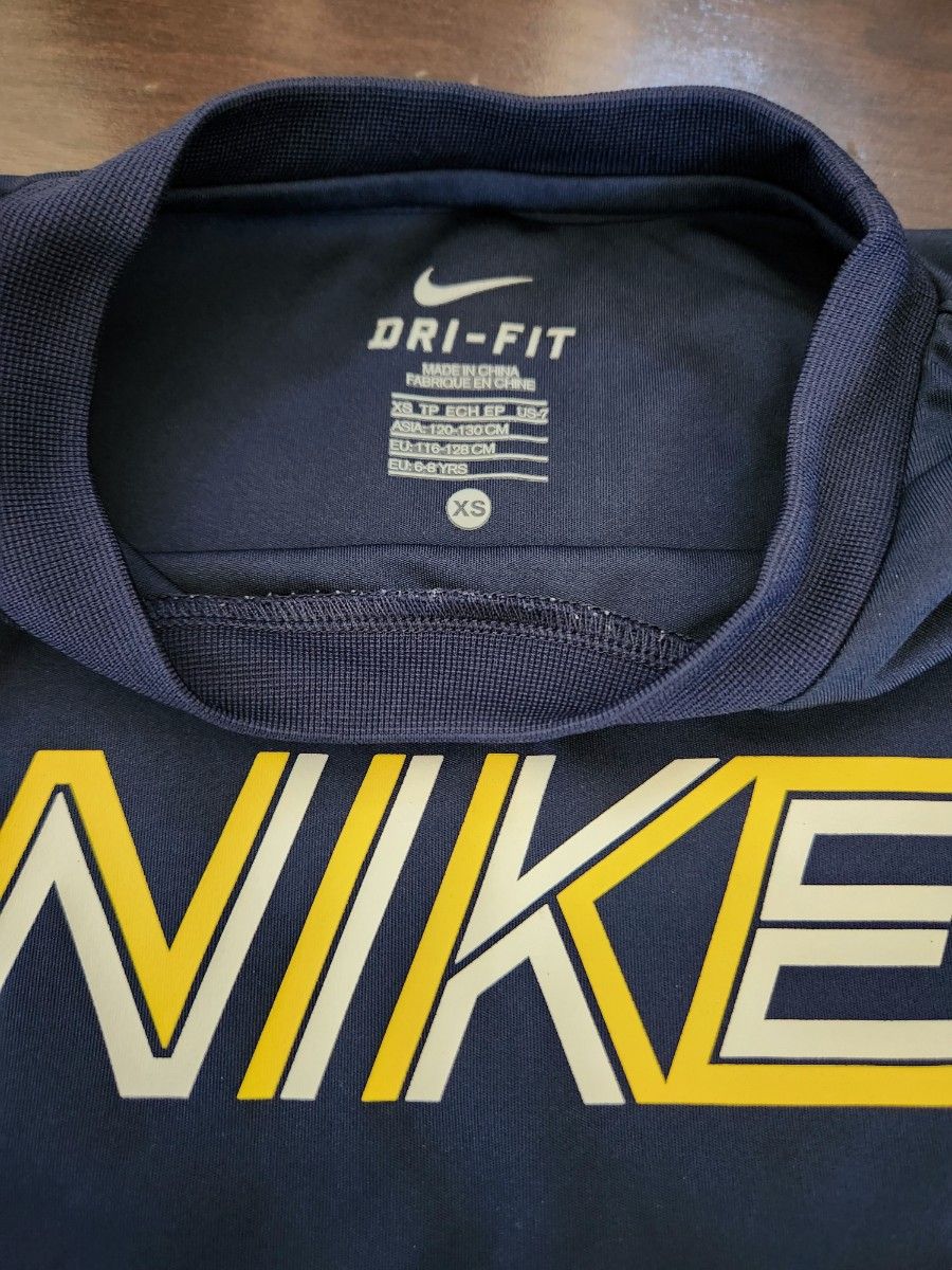 値下げ ナイキNIKE サッカータンクトップ XSノースリーブ インナー フットサル|PayPayフリマ NIKE ナイキ トータル90 タンクトップ ノースリーブ サッカー フットサル
