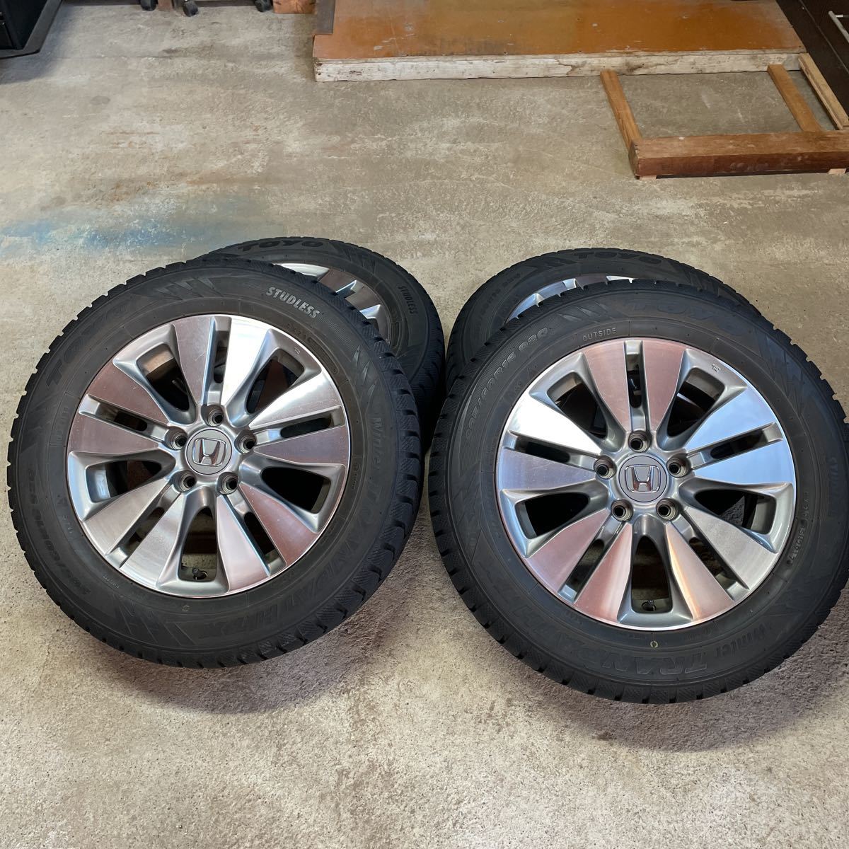 ホンダ純正ホイールスタッドレスタイヤ 4本セット ステップワゴンRP2等に ホンダ純正ホイールスタッドレスタイヤ 4本セット ステップワゴンRP2等に