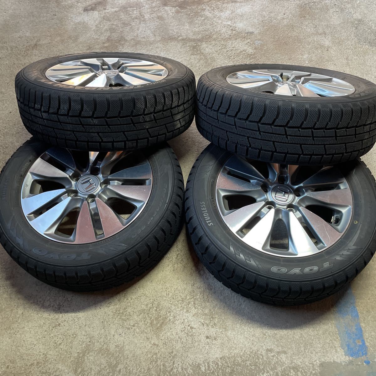 ホンダ純正ホイールスタッドレスタイヤ 4本セット ステップワゴンRP2等に ホンダ純正ホイールスタッドレスタイヤ 4本セット ステップワゴンRP2等に