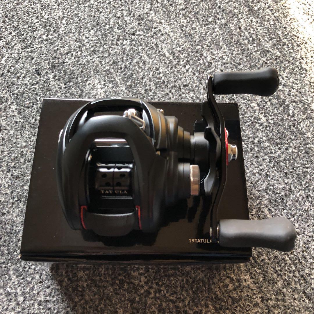 美品 正規品 新品 ダイワ(DAIWA) 右ハンドル 釣り具 ベイトリール 【100SH】 TW タトゥーラ 19 ダイワ 美品 正規品 新品 ダイワ(DAIWA) 右ハンドル 釣り具 ベイトリール 【100SH】 TW タトゥーラ 19 ダイワ