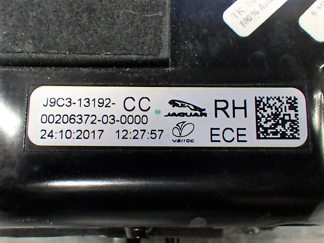 S1183　ジャガー　Eペース　右テール　内　LED　J9C3-13192-CC　Eペイス　E-PACE　美品_画像3