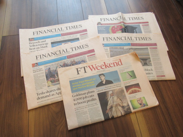 英字新聞 ラッピング クラフト・包装紙に FINANCIAL TIMES 5部｜PayPayフリマ