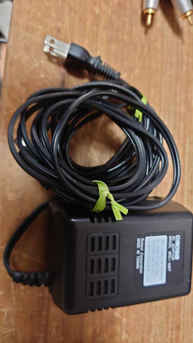 BOSS AC adaptor BRC-100T OUT:AC14V 0.8A 11.2VA electrification verification settled 