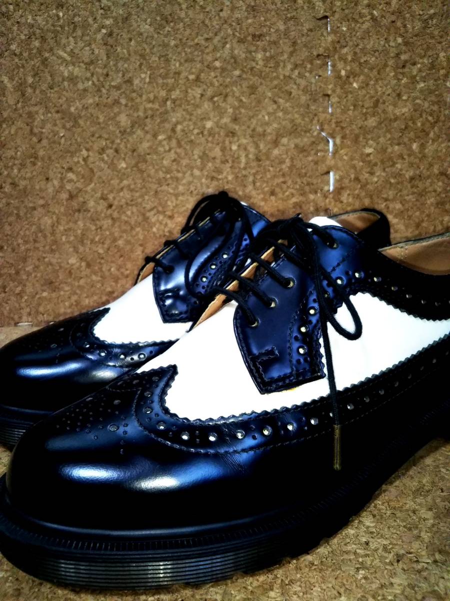 ランキング2023靴無料配達 ブローグシューズ 英国製 【Dr.MARTENS】ドクターマーチン