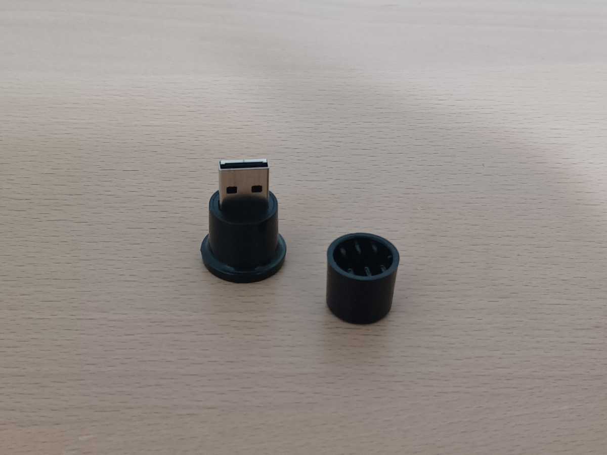 R.S. RENAULT SPORT シガーソケット 型　USB メモリー　非売品　ルノー　スポール_画像4