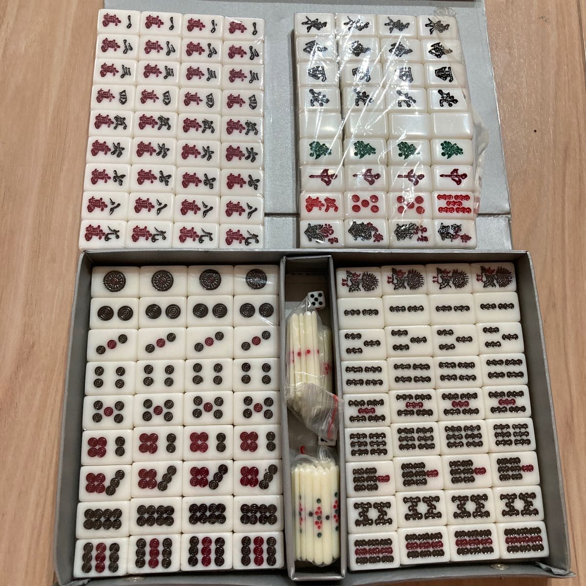 新品 麻雀牌 ラメ キラキラ 半透明 クリア 麻雀牌|Yahoo!フリマ 新品 麻雀牌 ラメ キラキラ 半透明 クリア 麻雀牌|Yahoo!フリマ