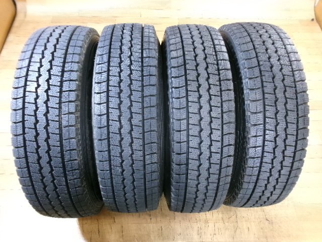 バリ溝! 200系 ハイエース 未使用品 IRON HEAD ホイール スタッドレス 4本 6H-139.7 15インチ 195/80R15 103/101L LT ダンロップ デイトナ_画像5