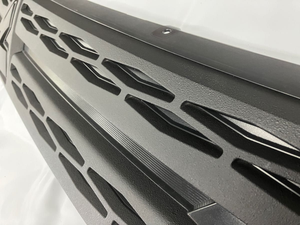 新型 デリカD5 フロントグリル CV1W DELICA マットブラック チッピング塗装 凸凹 艶消し エンブレムツヤ消し