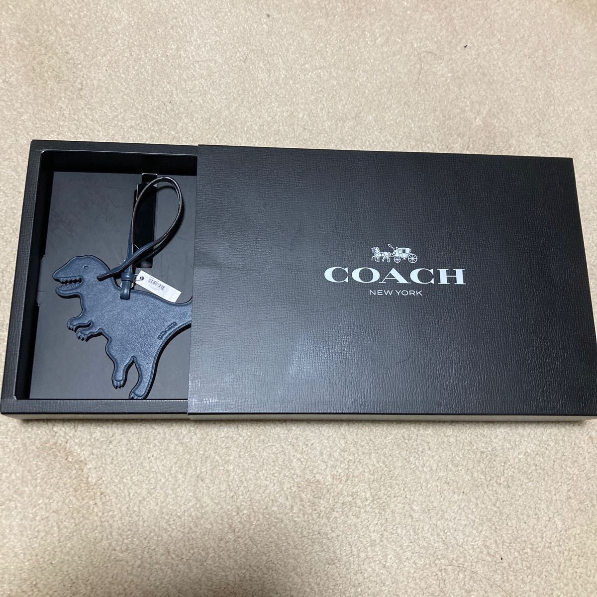 新品　タグ付き　未使用　COACH コーチ　本革　レザー　レキシーチャーム　恐竜　セット　ネイビー　ダークグレー　非売品