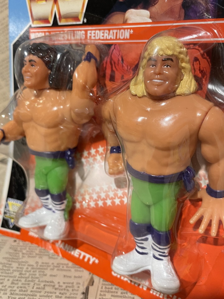 Vintage hasbro wwf/wwe the headshrinkers fatu & samu figures