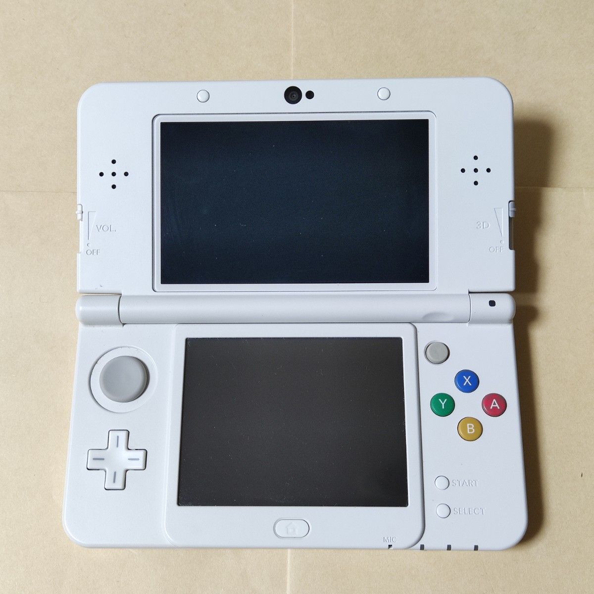 本体のみ New ニンテンドー3DS ホワイト　化粧箱・冊子・タッチペン・SDカード欠品