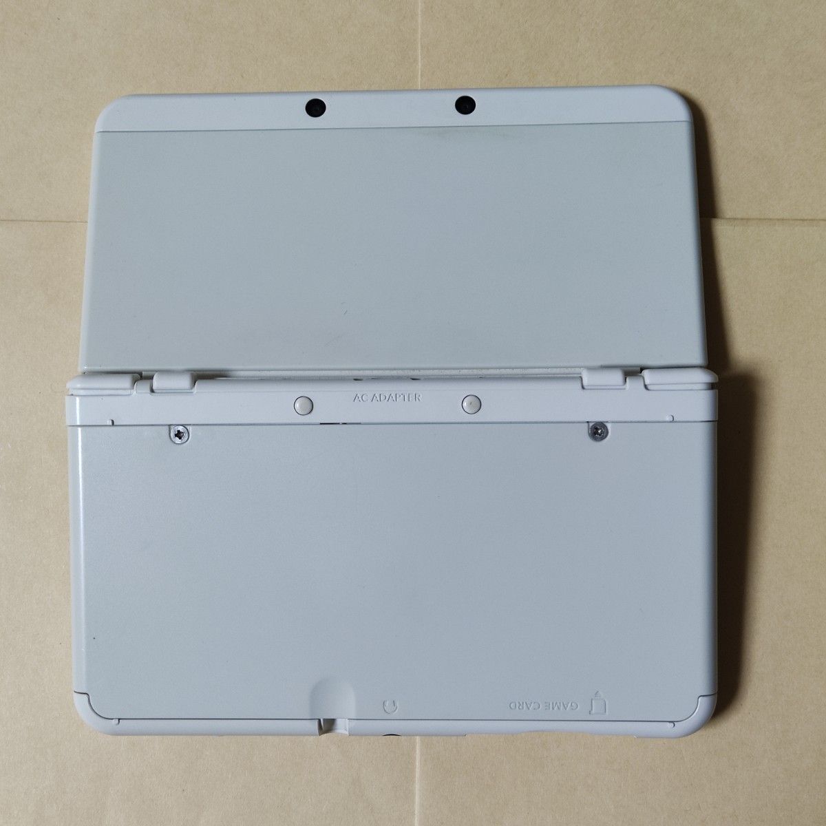 本体のみ New ニンテンドー3DS ホワイト　化粧箱・冊子・タッチペン・SDカード欠品