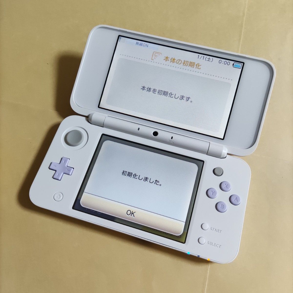 本体美品 Newニンテンドー2DS LL 本体のみ　ホワイト×ラベンダー　3DS　タッチペン付属　化粧箱・SDカード欠品