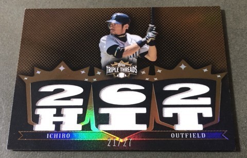 イチロー 2007 TOPPS TRIPLE THREADS MULTI JERSEY #/27 MLB年間262本最多安打達成記念カード