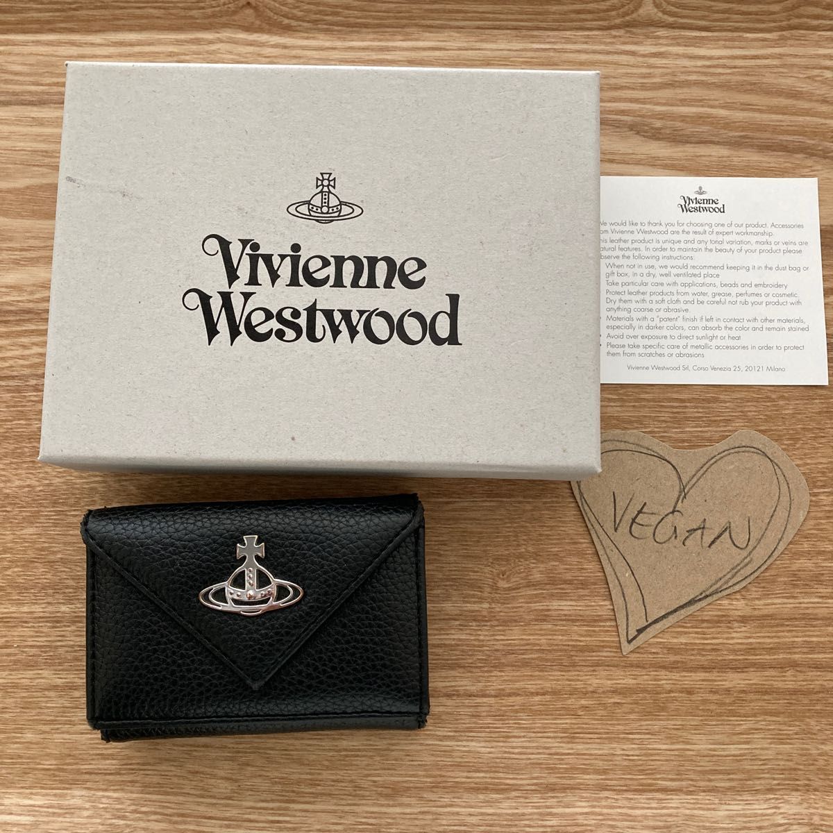 Vivienne Westwood 三つ折り財布 箱無し｜PayPayフリマ