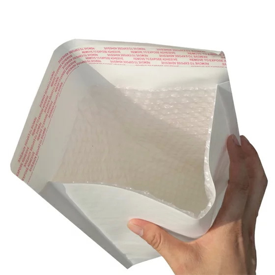 新品 クッション封筒 #3 A4対応 白 内寸240x320mm 1600枚 送料 新品 クッション封筒 #3 A4対応 白 内寸240x320mm 1600枚 送料