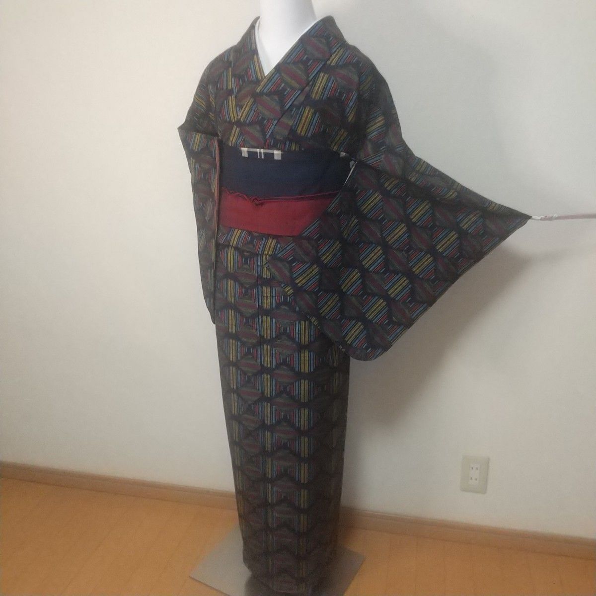 6036 本場白大島紬 経緯絣 亀甲華文様 美品 登場! - chairatchakarn.co.th