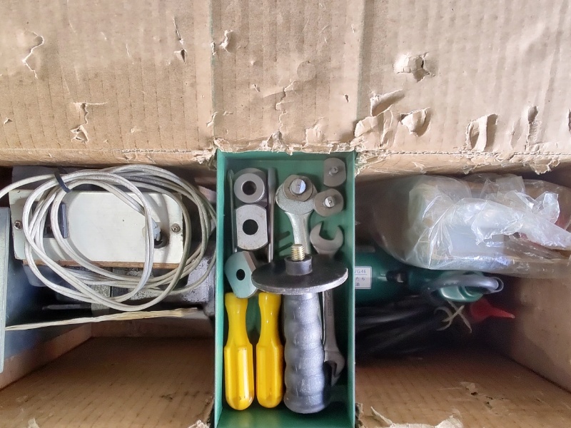 HITACHI 日立工機 電動油圧パンチャー CP14 穴あけ パンチャー HITACHI 日立工機 電動油圧パンチャー CP14 穴あけ パンチャー