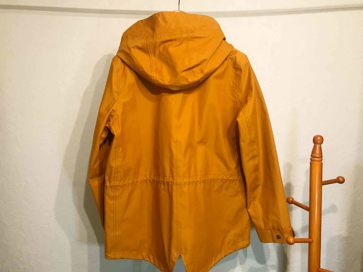 【美品】AIGLE エーグル マウンテンパーカー オレンジ レディース40号 ゆるキャン 送料無料 匿名配送_背中