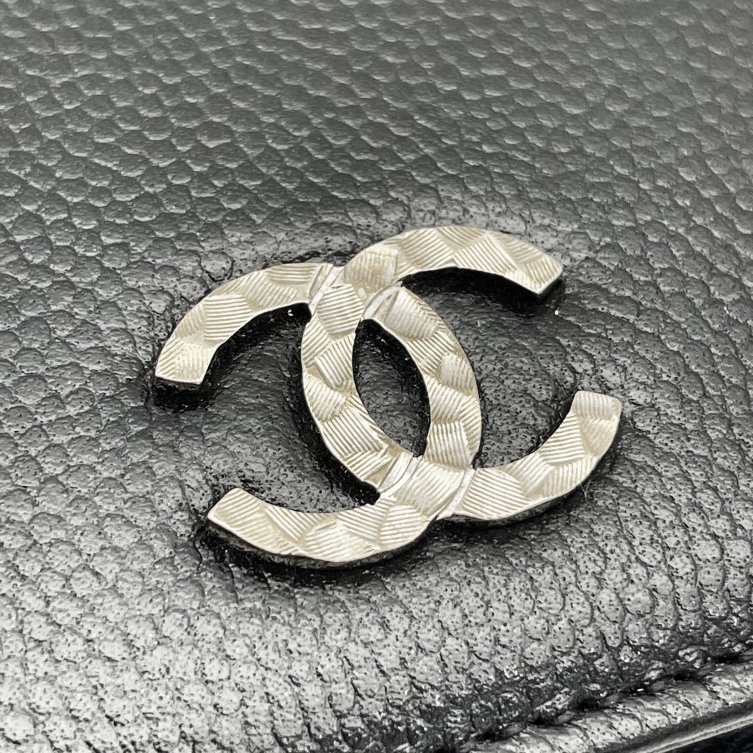 CHANEL シャネル 二つ折り長財布 セブルガ ココマーク キャビアスキン ブラック シルバー金具 13番台 A46314_画像4