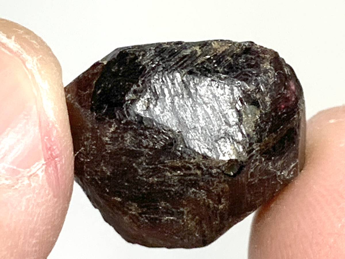 小さな満礬石榴石（スペッサルティン）単結晶・4-7・ 11g（中国産鉱物標本）_画像1