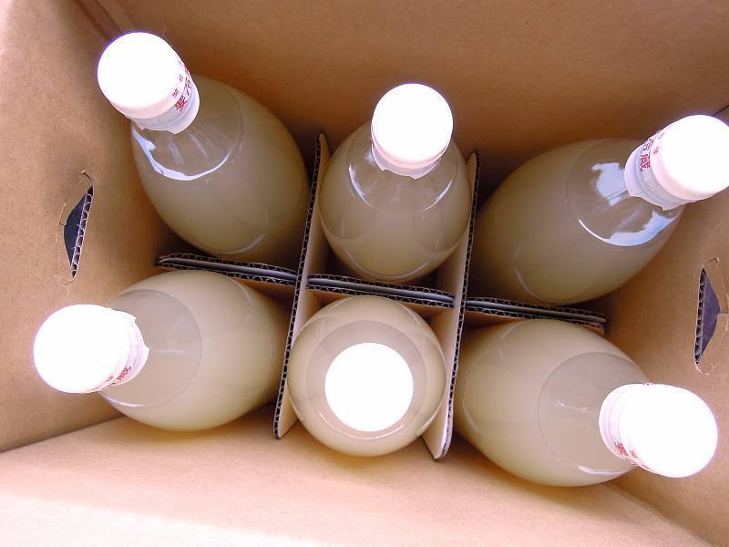 送料無料 青森県産 サンふじ果汁100%りんごジュース １リットル６本入りの画像1