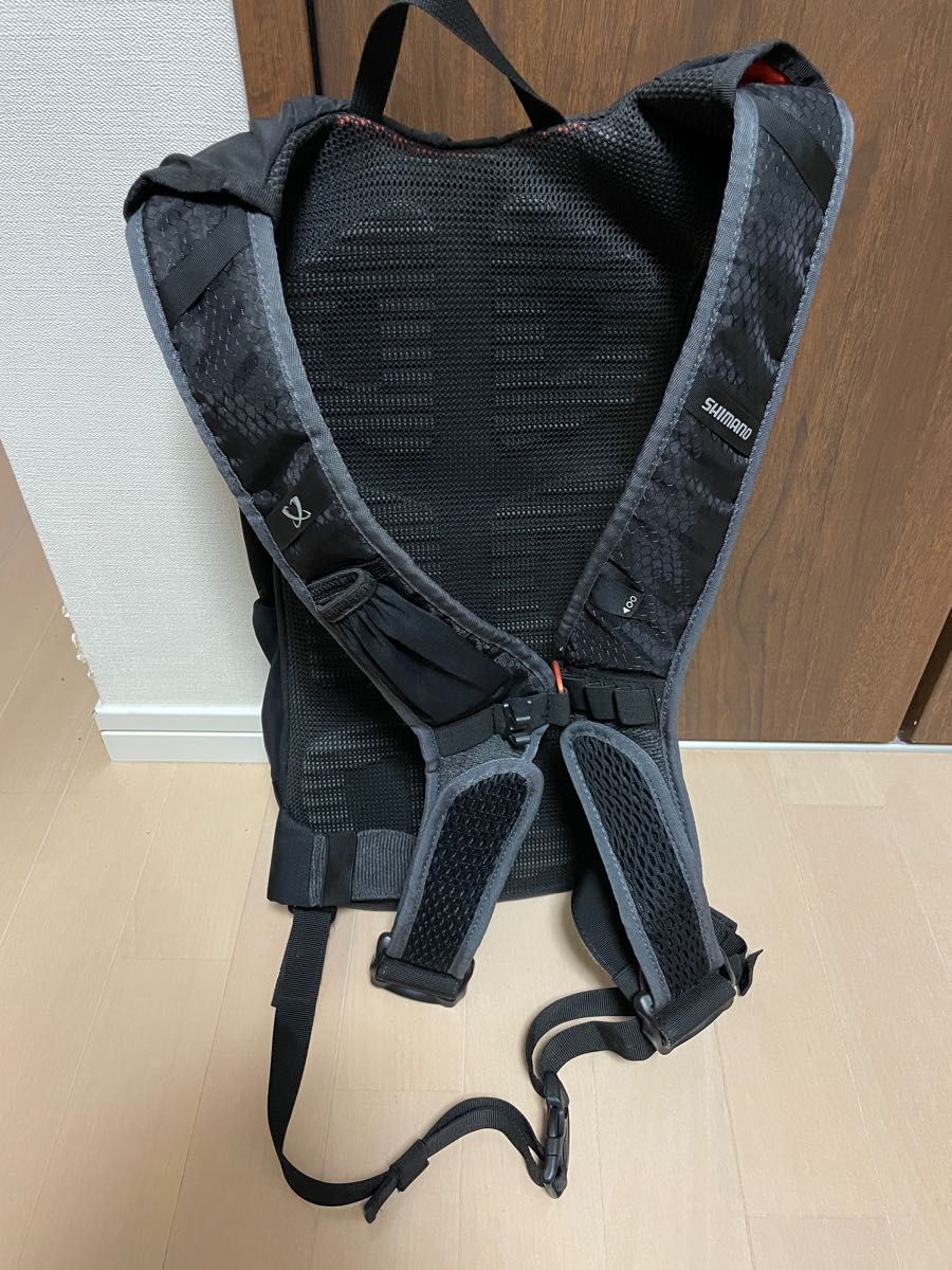 美品 SHIMANO U10 サイクリングバッグ ブラック リュックサック 美品 SHIMANO U10 サイクリングバッグ ブラック リュックサック