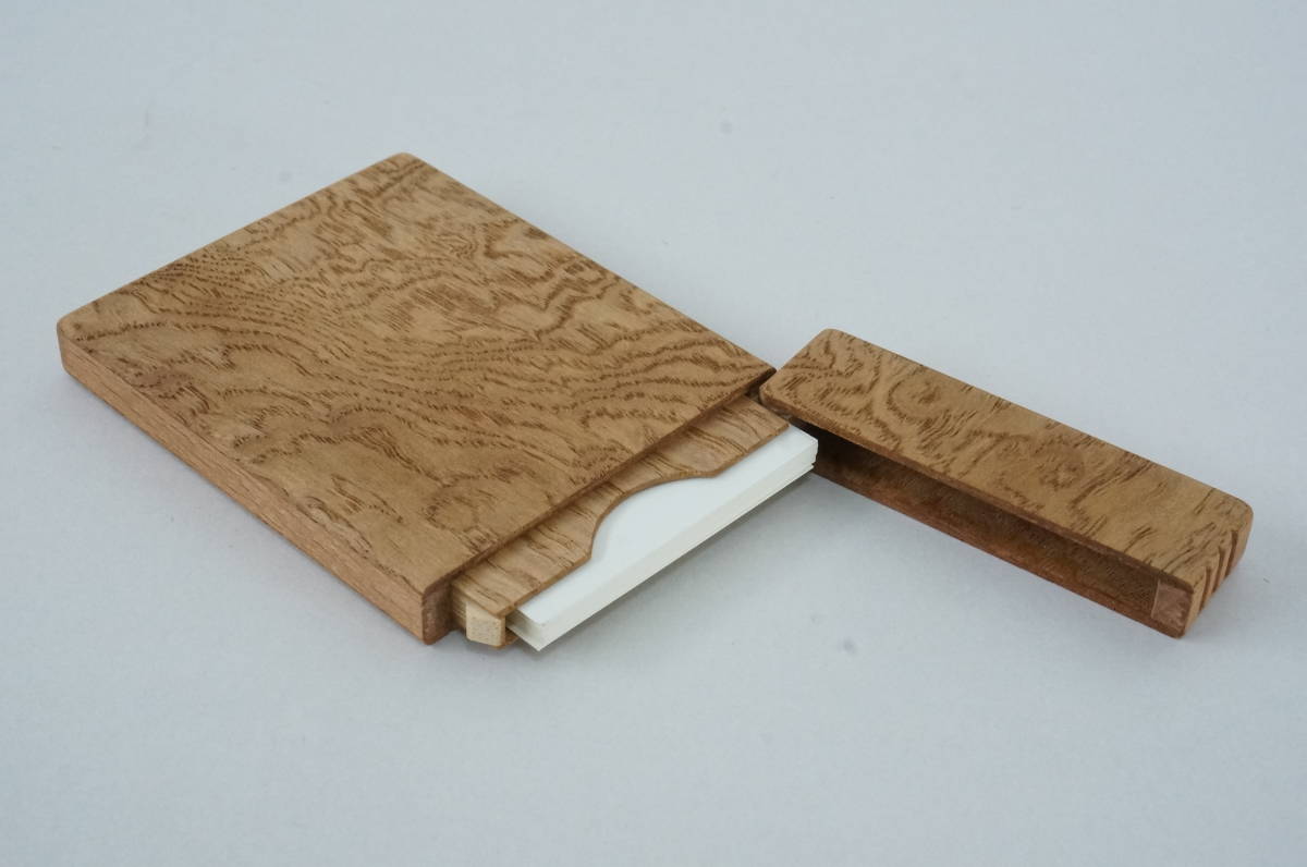 送料無料 新品 大橋利一作 糠栗杢 上杢 カードケース 高級名刺入 工芸品 落款入 木製 名刺入 銘木 携帯名刺入れ 黒柿|Yahoo!フリマ(旧PayPayフリマ) 送料無料 新品 大橋利一作 糠栗杢 上杢 カードケース 高級名刺入 工芸品 落款入 木製 名刺入 銘木 携帯名刺入れ 黒柿|Yahoo!フリマ(旧PayPayフリマ)