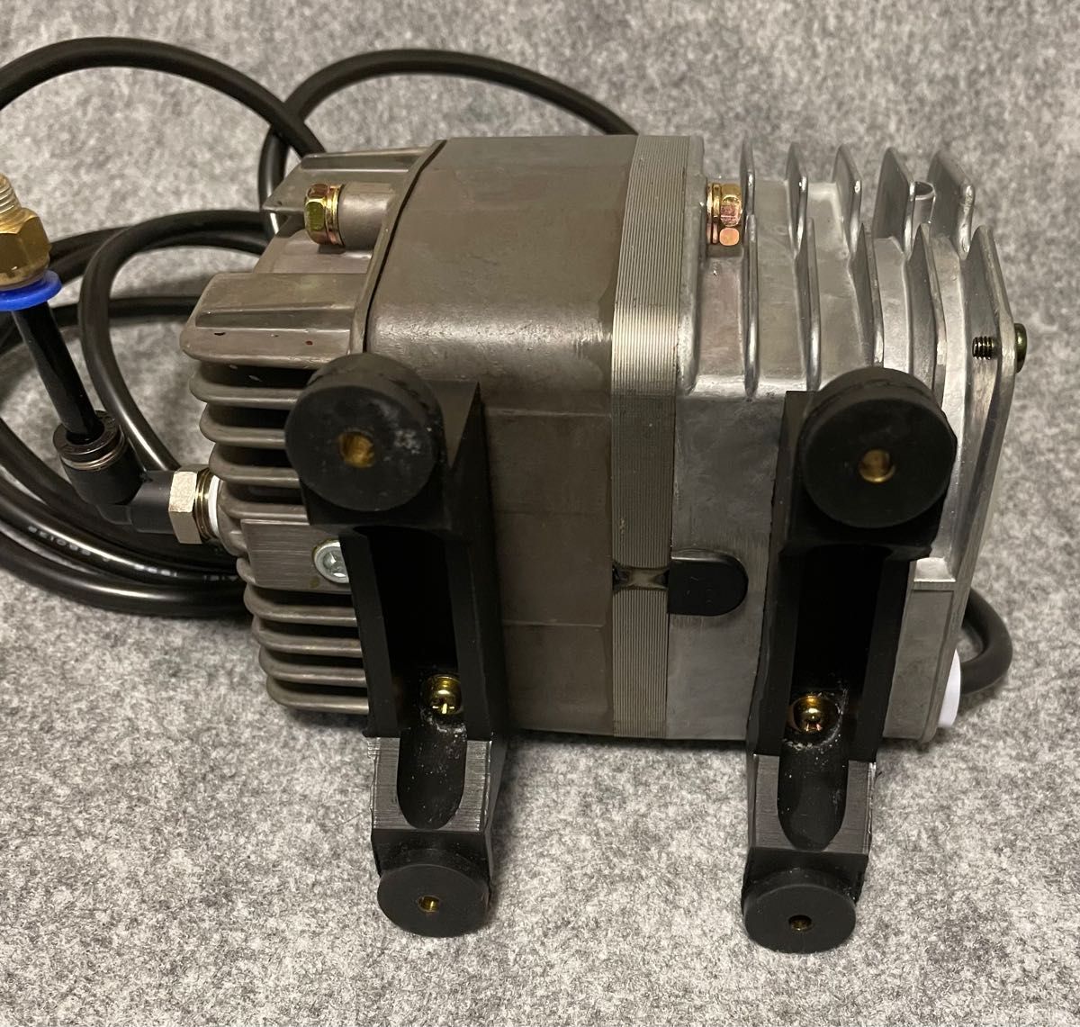 日東工器 リニアコンプレッサー LC‐410 クレオスL7相当 模型塗装 日東工器 リニアコンプレッサー LC‐410 クレオスL7相当 模型塗装
