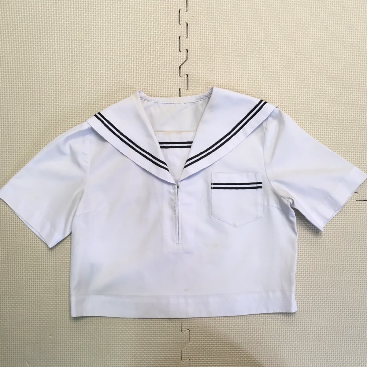 K770(中古) 校名不明 セーラー服 上下セット /M/W75/丈69/セーラー/スカート/黒2本ライン/夏服/半袖/夏用/制服/高校/女子学生/学生服_画像2