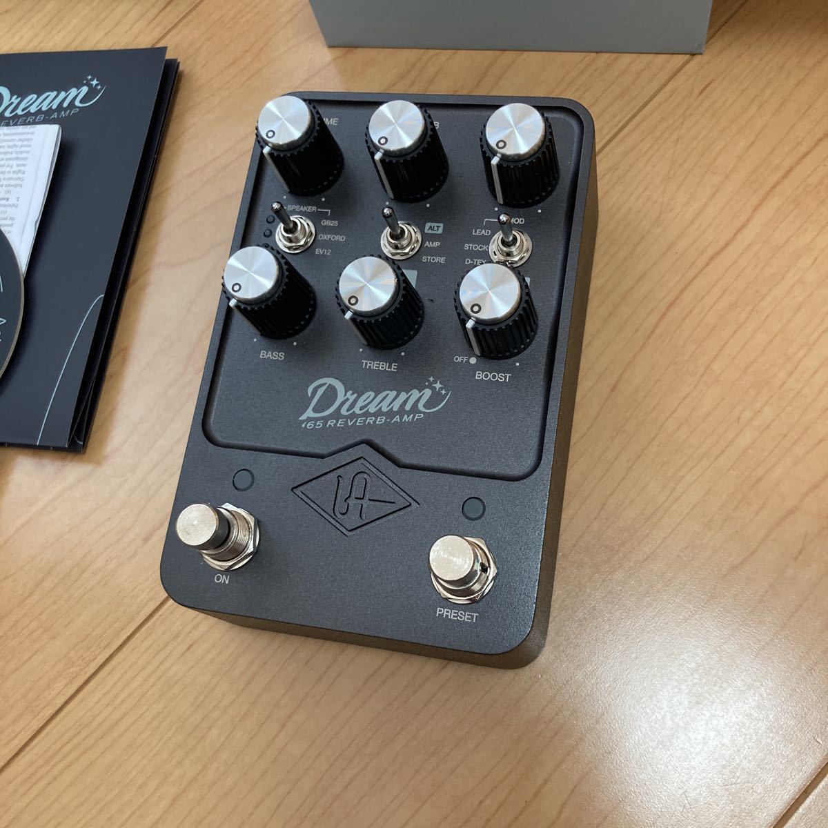Universal Audio UAFX Dream '65 Reverb Amplifier nefjamaica.org