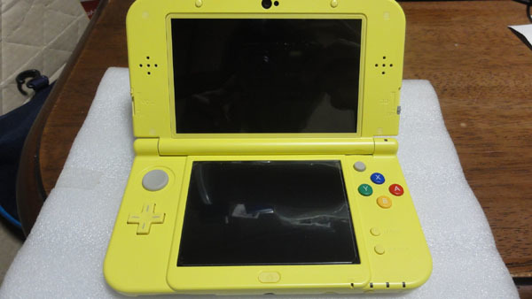 ●レア NEW ニンテンドー 3DS LL ピカチュウ イエロー 本体のみ 美品 NINTENDO●_画像3